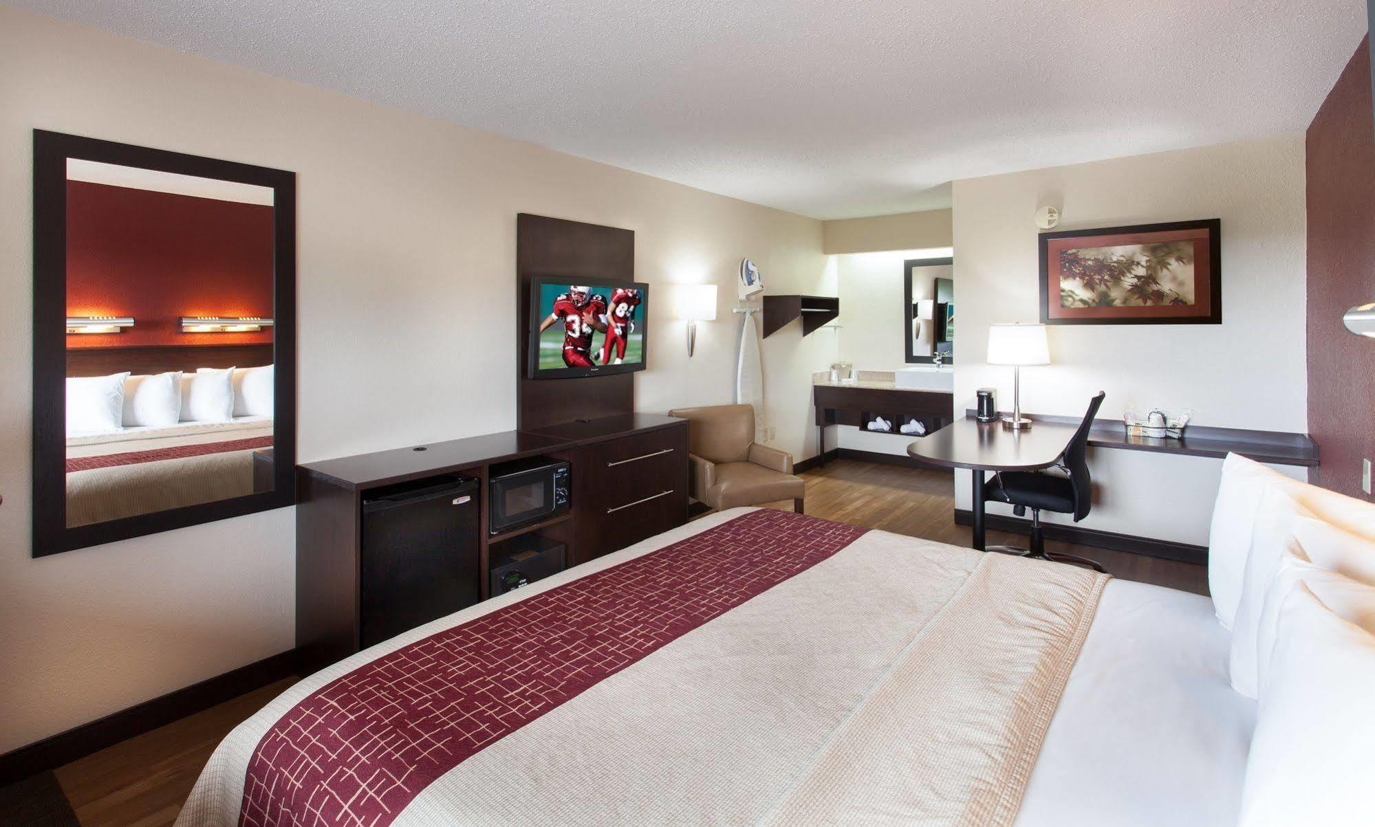 Red Roof Inn Detroit - Troy Dış mekan fotoğraf